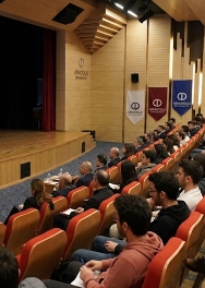 yabanci-diller-yuksekokulu-ogrencilerini-fakulte-hocalariyla-bulusturuyor-1791452773