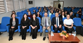  Rektör Adıgüzel, Eczacılık Fakültesi Akademik Kurul Toplantısına katıldı