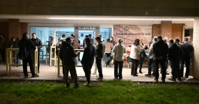 Kütüphanede sınavlara hazırlanan öğrencilere Anadolu Kafe’de sıcak mola