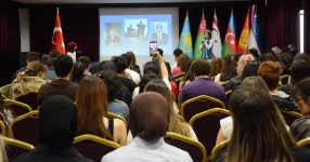 Türk Dünyası öğrencileri kültürlerini panelde anlattı