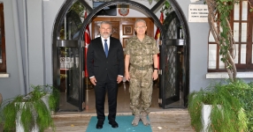  Rektör Adıgüzel’den Kıbrıs Türk Barış Kuvvetleri Komutanlığına ziyaret
