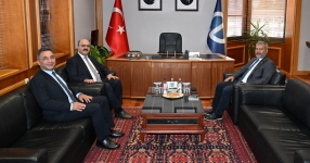  Adalet Komisyonu Başkanı Sazak ve Vergi Mahkemesi Başkanı Şahin Rektör Adıgüzel’i ziyaret etti