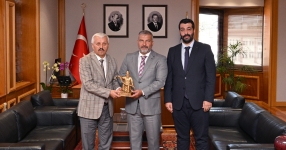  Eskişehir Esnaf ve Sanatkârlar Odaları Birliği Başkanı Karamanlı’dan Rektör Adıgüzel’e ziyaret